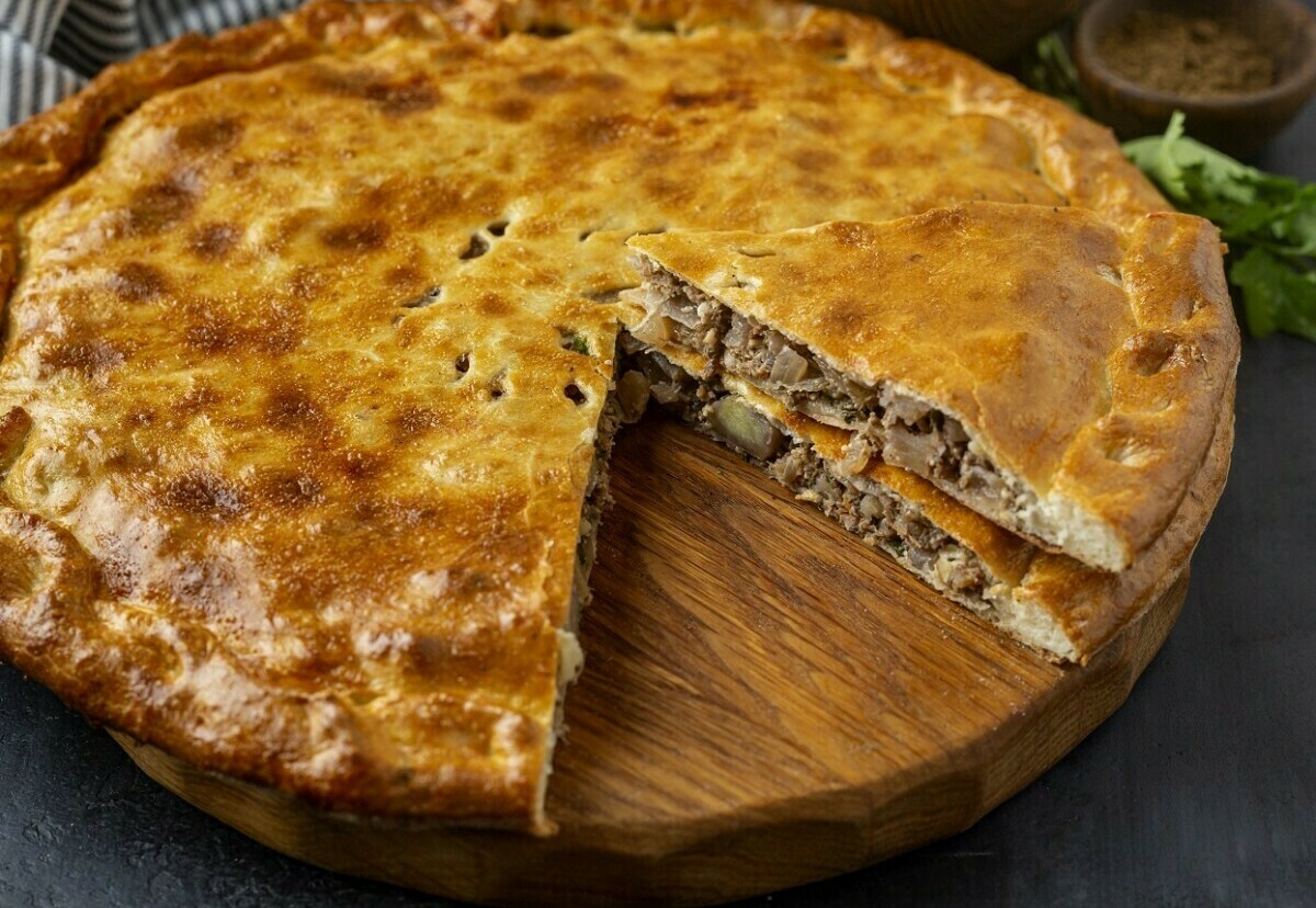 Пирог с мясом и картошкой