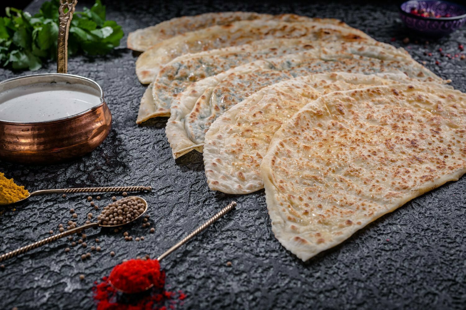 Кутаб с сыром и зеленью